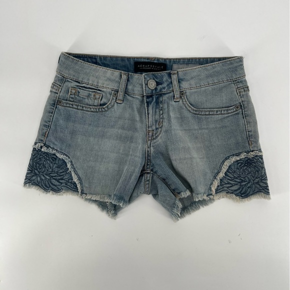 Aeropostale Cut Off Distressed Embroidered Jean Shorts Size 00 Women’s - Picture 1 of 6